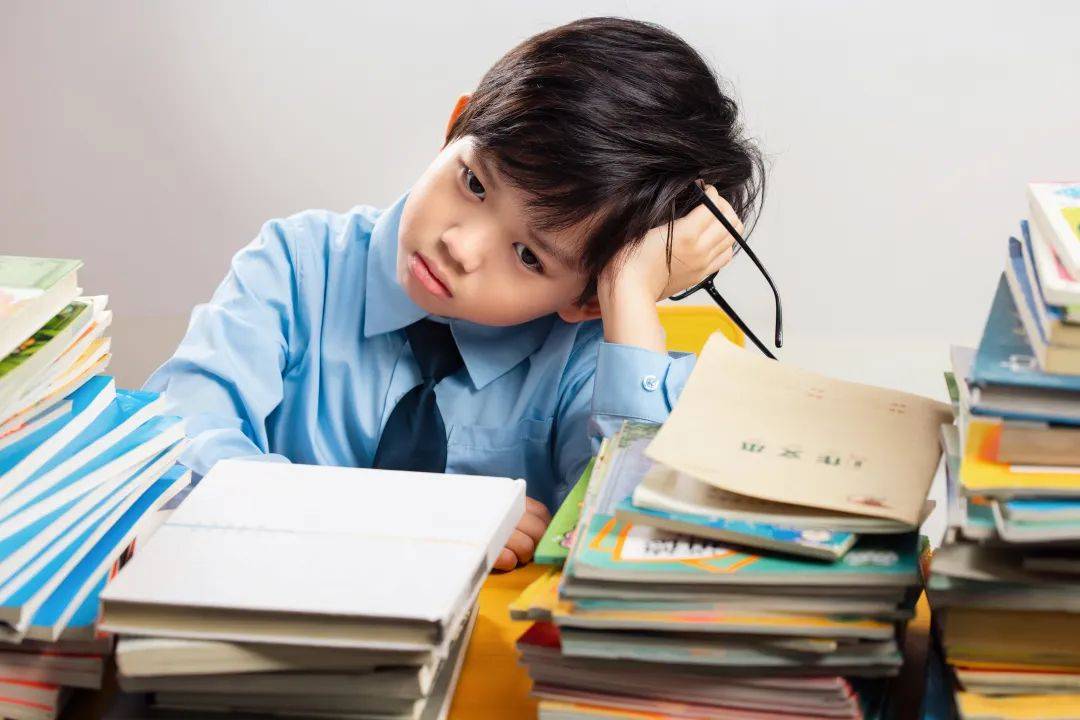 如何从小培养孩子的自主学习能力？揭秘教育宝典中的关键策略！