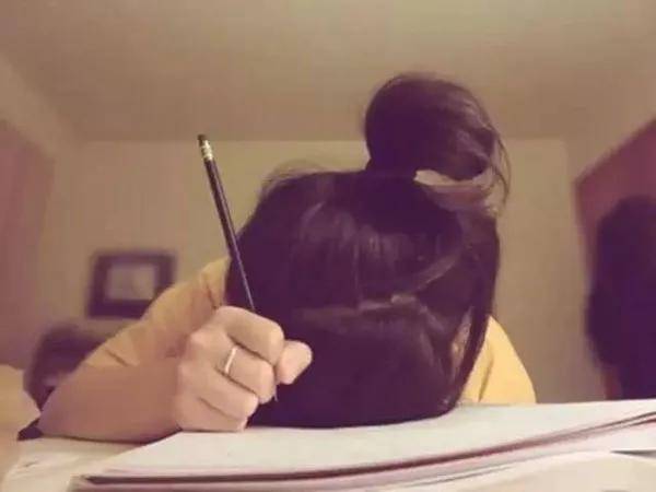 单亲家庭如何逆袭？揭秘成功教育孩子的4大秘诀！